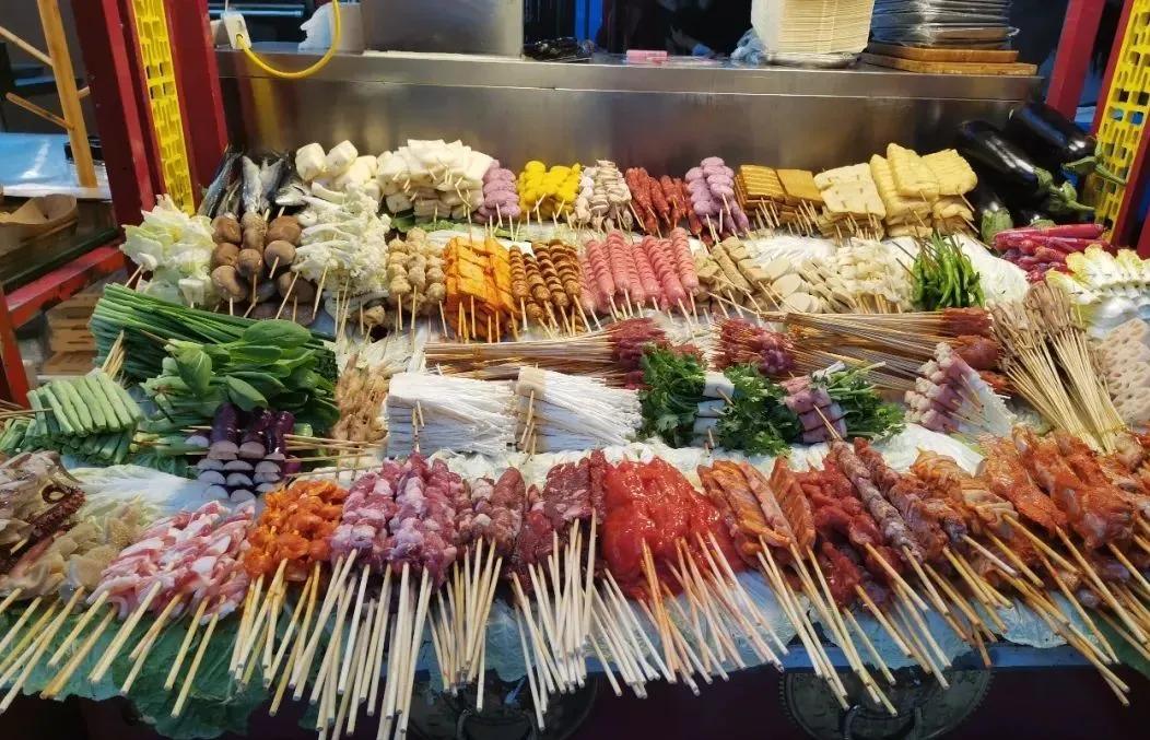 义乌国际商贸城一区生意火爆，地摊经济果然厉害