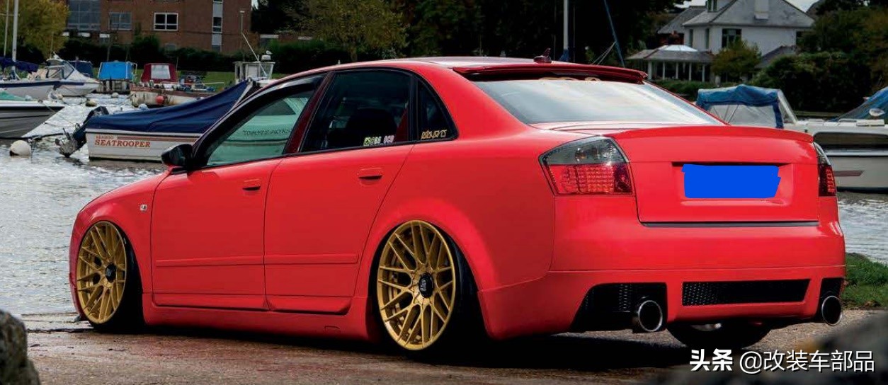 十几万新款四驱奥迪a4,谁说老车不能漂移