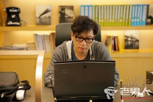 情侣间感情升温的十五个话题,每天一个情侣感情升温小技巧