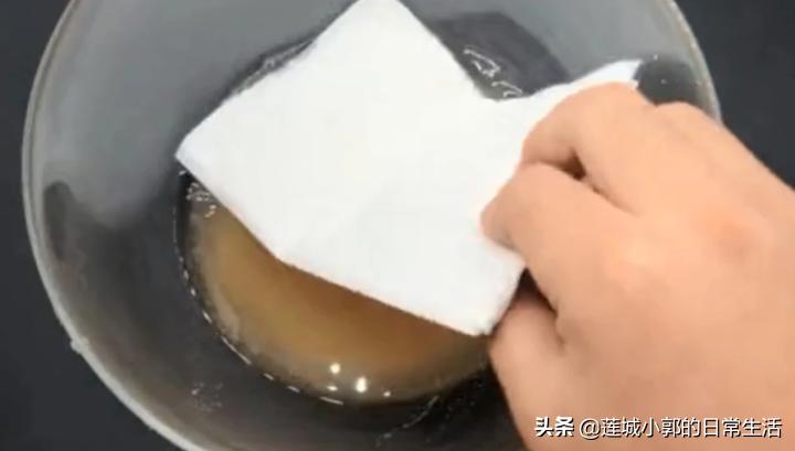 清洁油烟机小窍门小苏打,不用一滴水擦油烟机