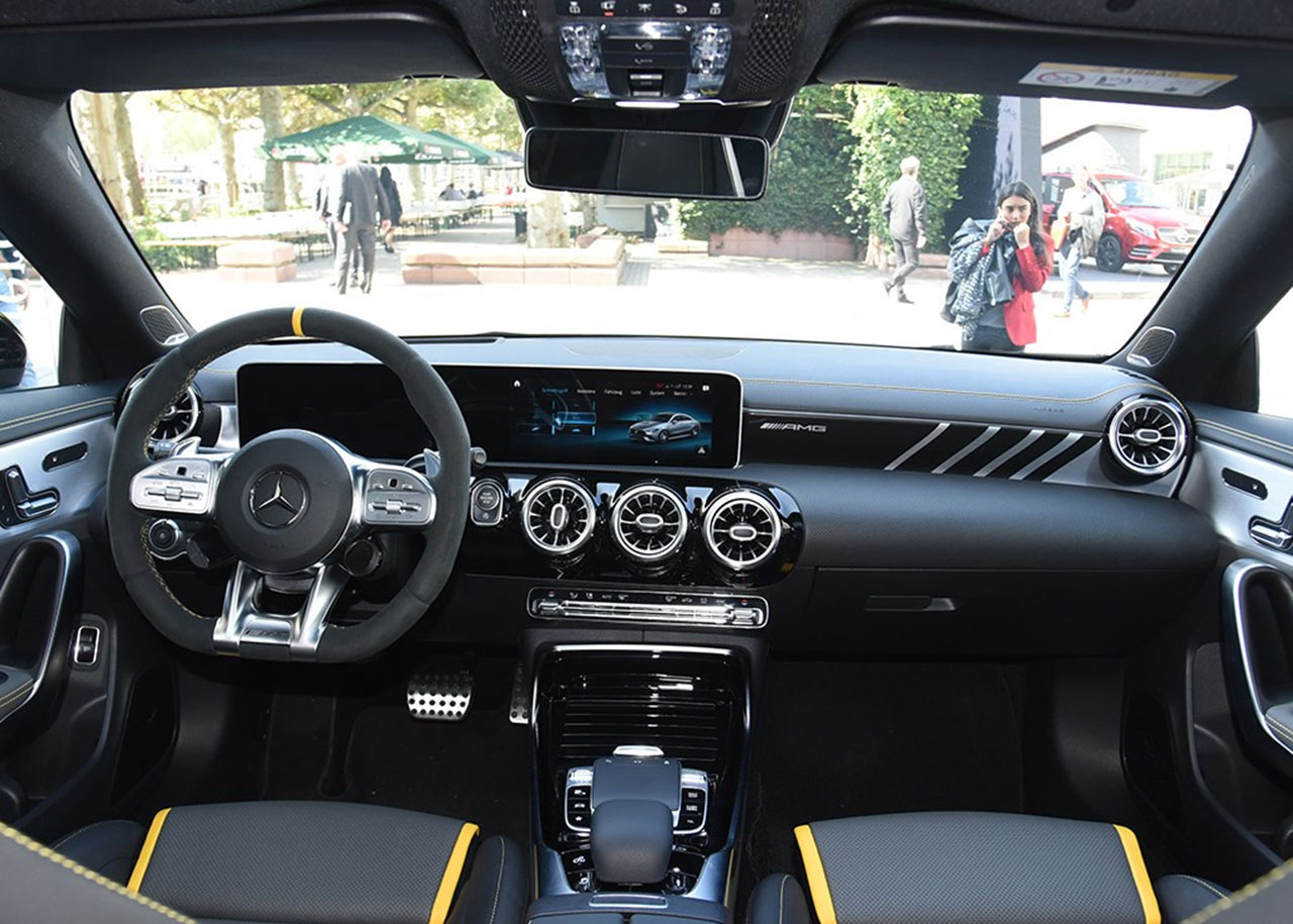 全新amgcla45s街拍,全新amgcla45配置