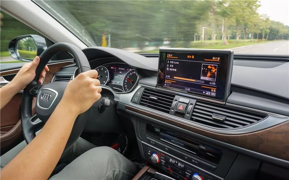 3.0v6机械增压的奥迪,奥迪3.0lv6有涡轮增压吗