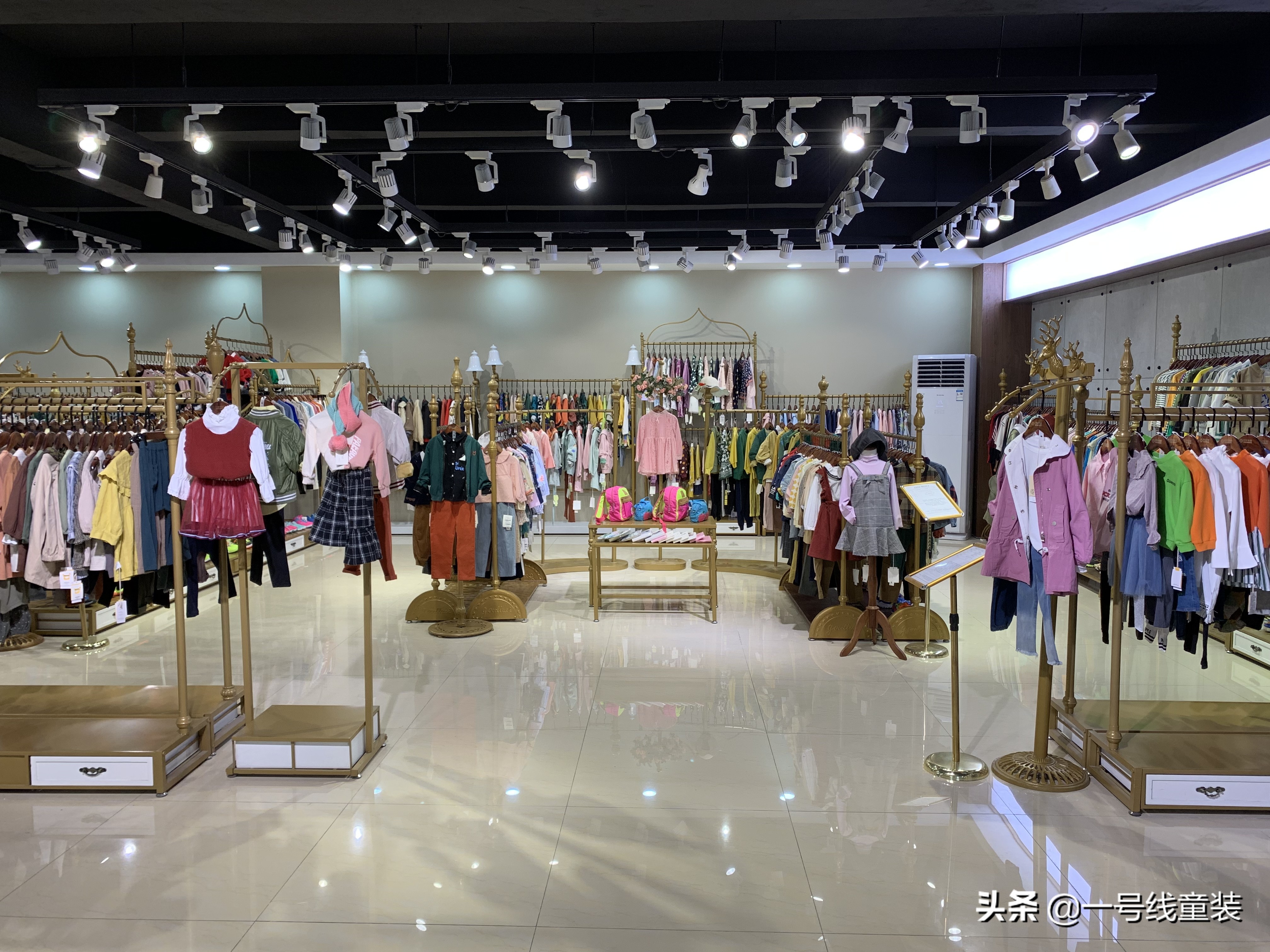 品牌童装折扣店到底能不能赚钱,童装店年入百万