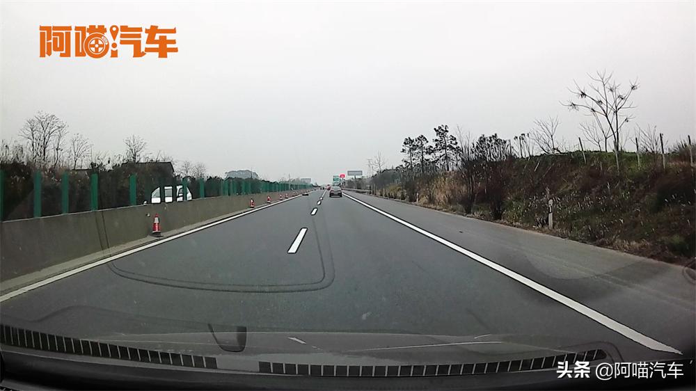 高速路上撞到人的正确处置方法,高速撞到东西导致车辆受损怎么办