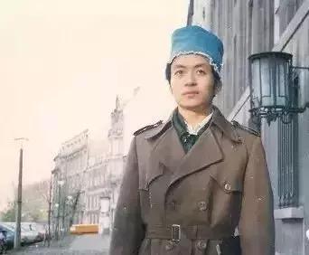 顾城写夜景的诗句,顾城的生日诗句