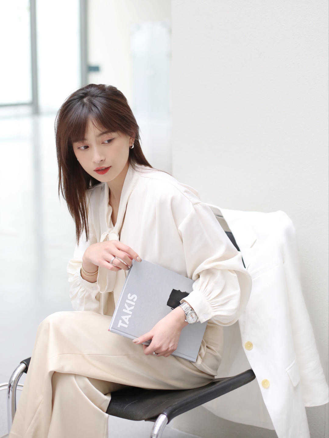 这款窄版阔腿裤百搭又时尚,纵享柔滑垂感清凉百搭休闲阔腿裤