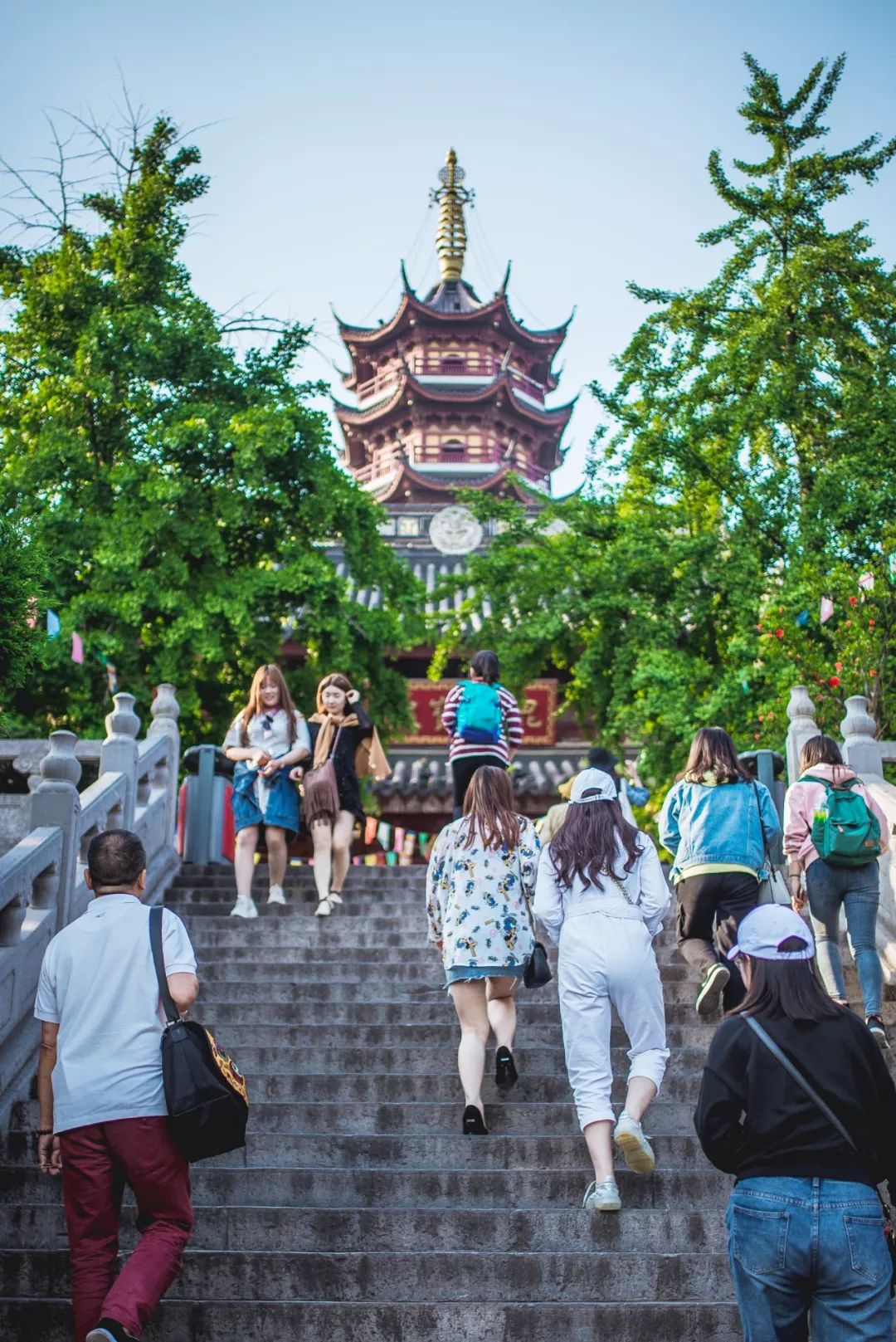 南京历史感沉重的古都,烟水南京