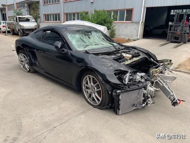 保时捷防撞梁被刮,保时捷卡宴前轮碰撞