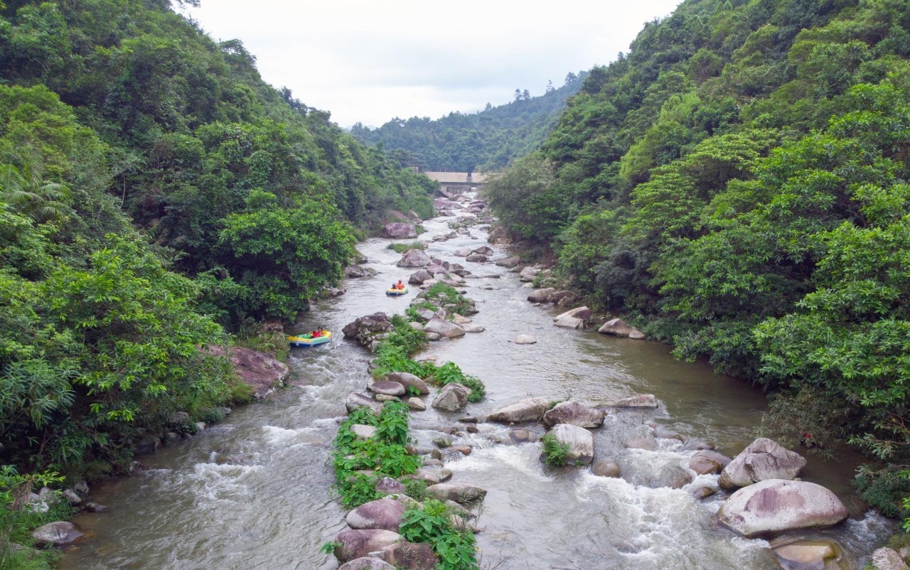 海滩怪石古渔村，名气不及三亚，但现在却越来越多东北人在此定居