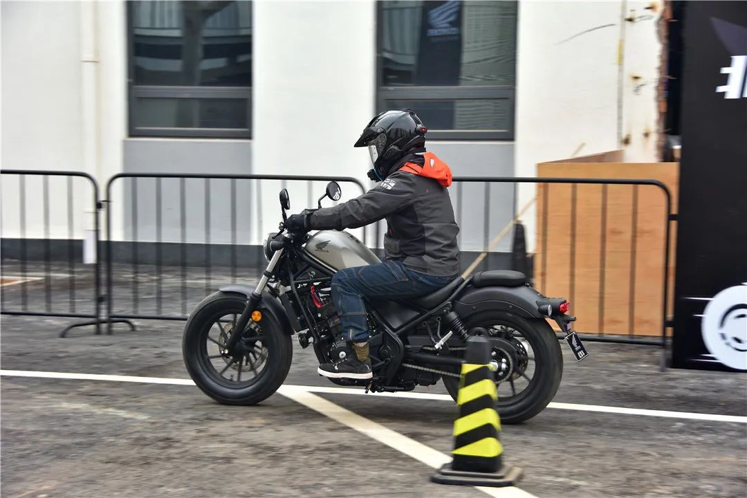 本田踏板车nss300和nss350,本田nss350和光阳s350哪个好