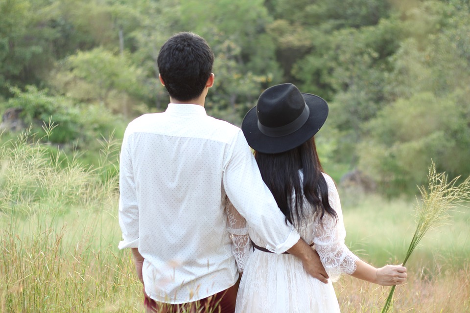 小说：五岁儿子看上阿姨，向爸爸提建议：用钱砸晕她，做我的妈妈