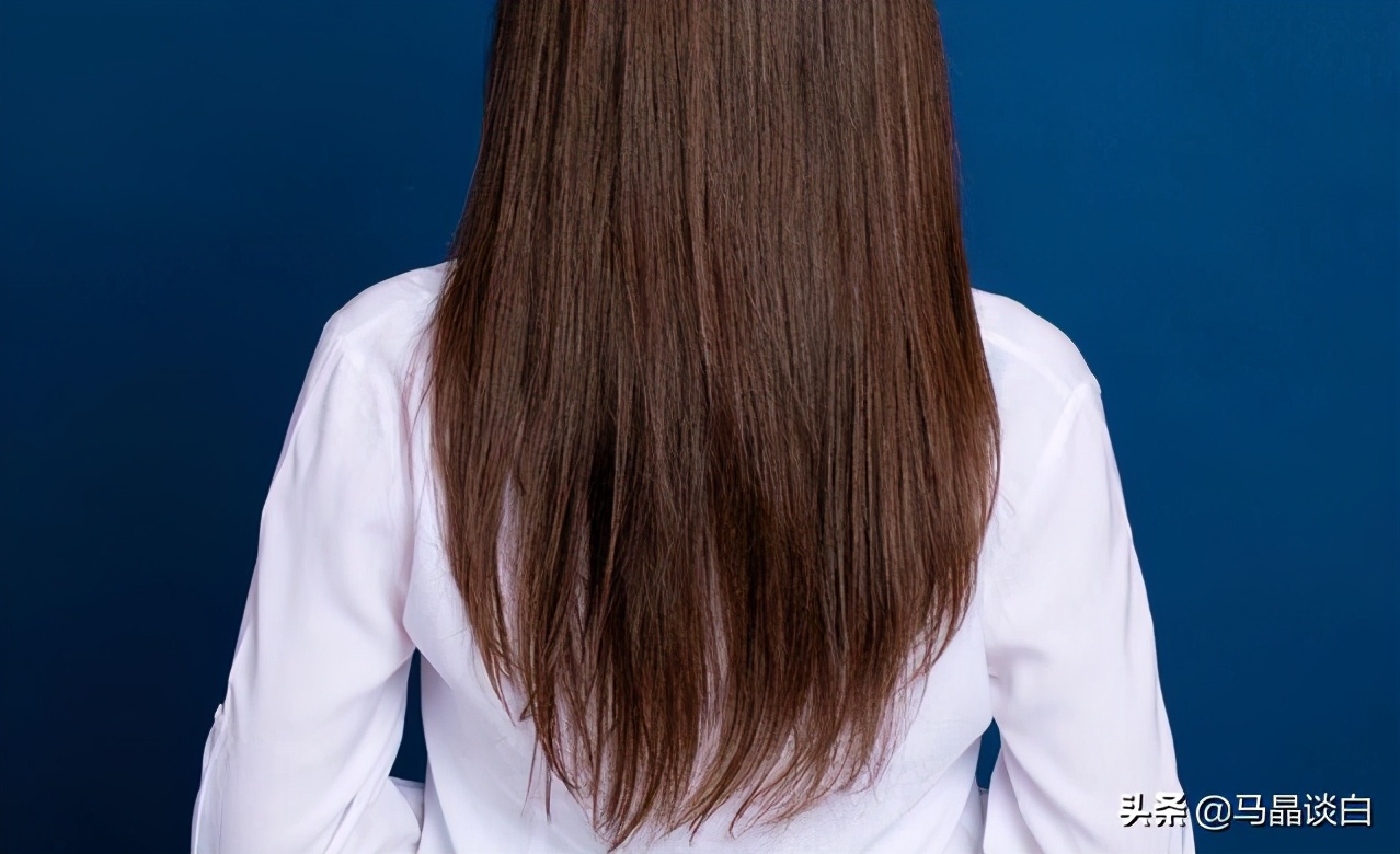 把香水喷在这种地方？19岁女子痛却乐此不疲，白癜风恶化