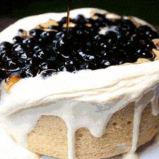 你还在给你家狗狗吃冻干粮吗,你还在给狗狗吃火腿肠吗