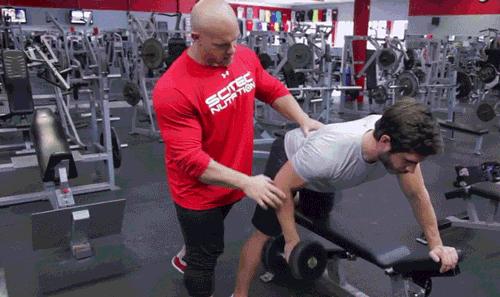 俯身哑铃划船腰酸咋回事,哑铃练背的时候腰酸会不会伤腰