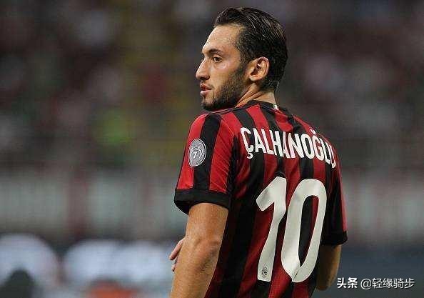 ac米兰时隔11年再次登顶意甲冠军,ac米兰时隔11年的冠军如期而至