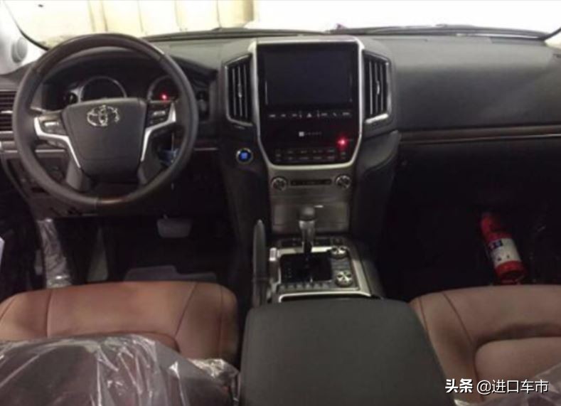 酷路泽5700的强大气场,兰德酷路泽最霸气的外观