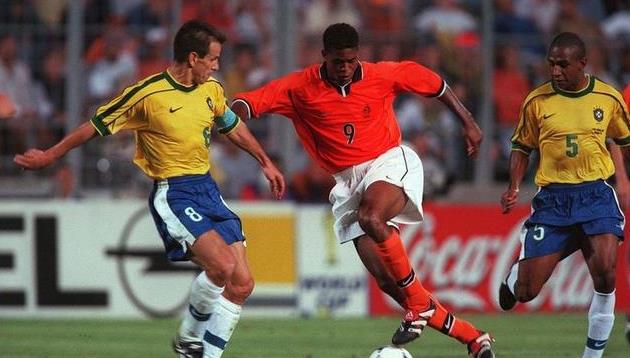 深度解析一下这套足球装备,最好的足球装备