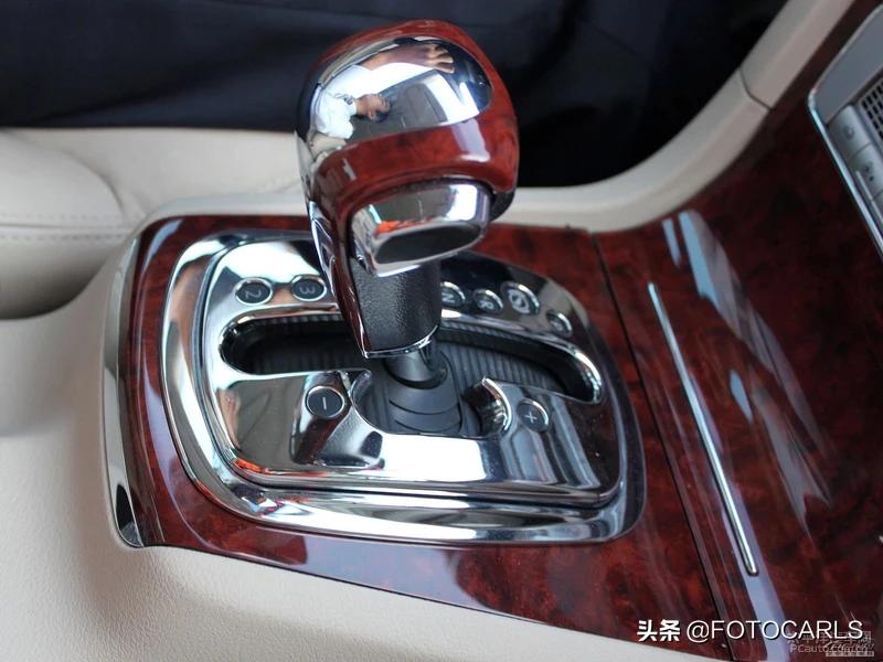 大众领驭09款,09年帕萨特领驭高配内饰图片