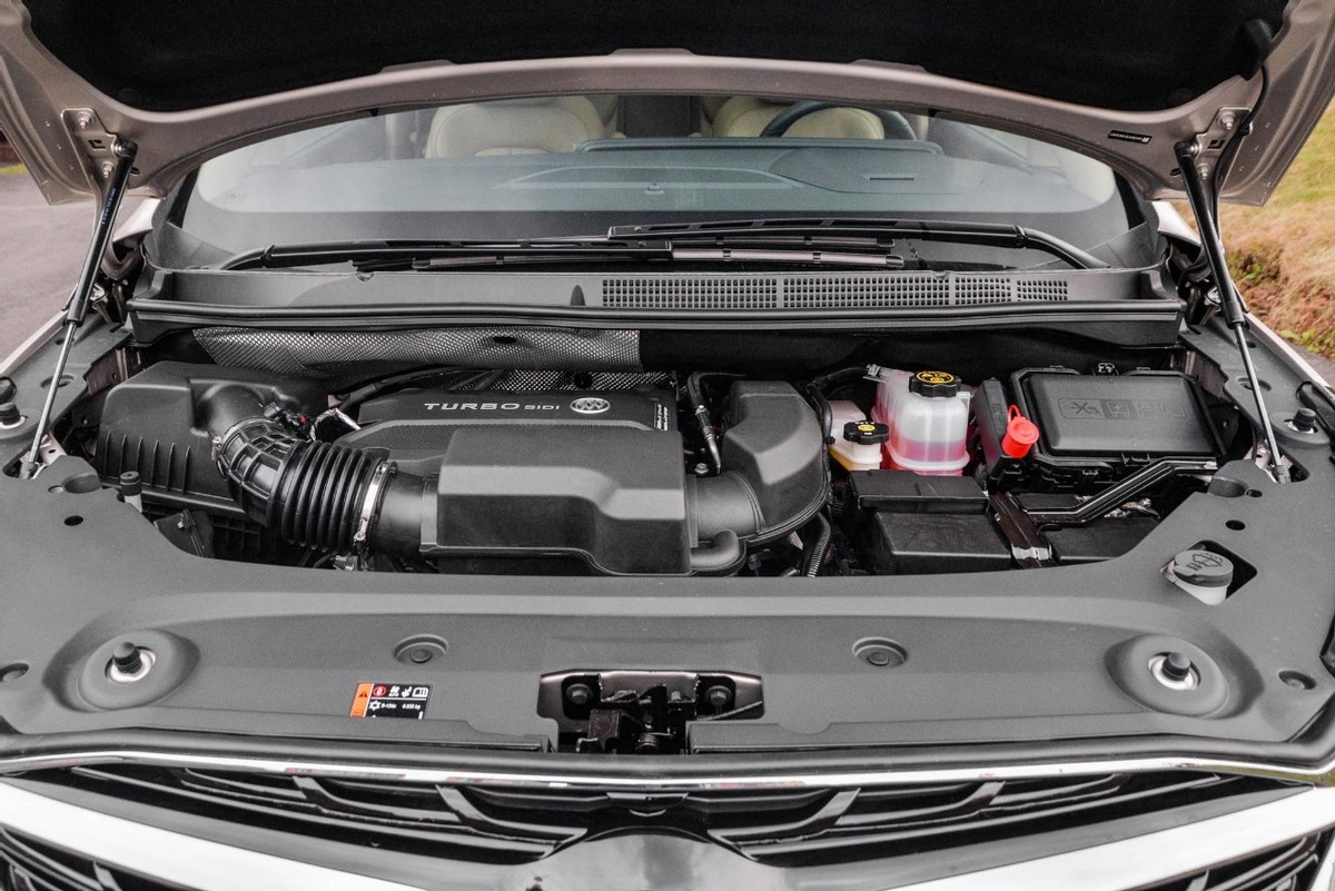 试驾别克gl8视频,别克gl8新款实际驾驶感受