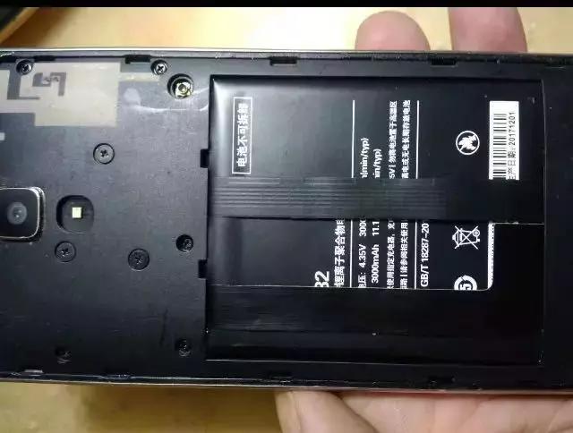 拼多多买手机官方正品是真的吗,拼多多低价手机靠谱吗是翻新机吗