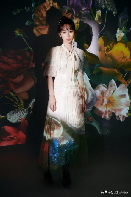 杨紫最新机场秀时髦,杨紫机场穿搭秀