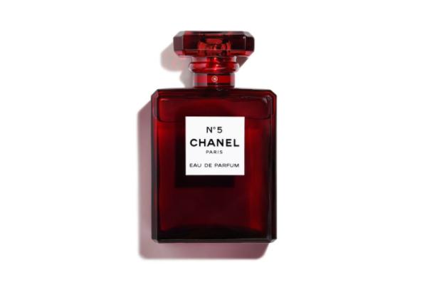 香奈儿5号水和5号之水哪个好闻,迪奥真我好闻还是香奈儿5号好闻