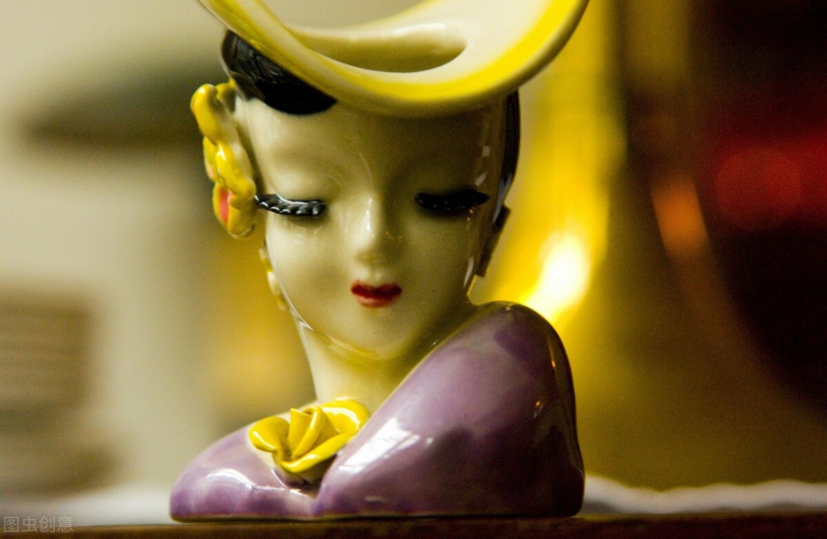 虚荣心很强的人一般都有哪些表现,虚荣心极强的人是什么心理