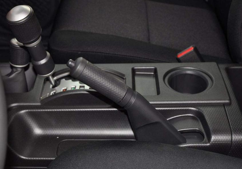 欧尚z6自动挡不放手刹开车会怎样,开车手刹忘了开了20分钟防伤车吗