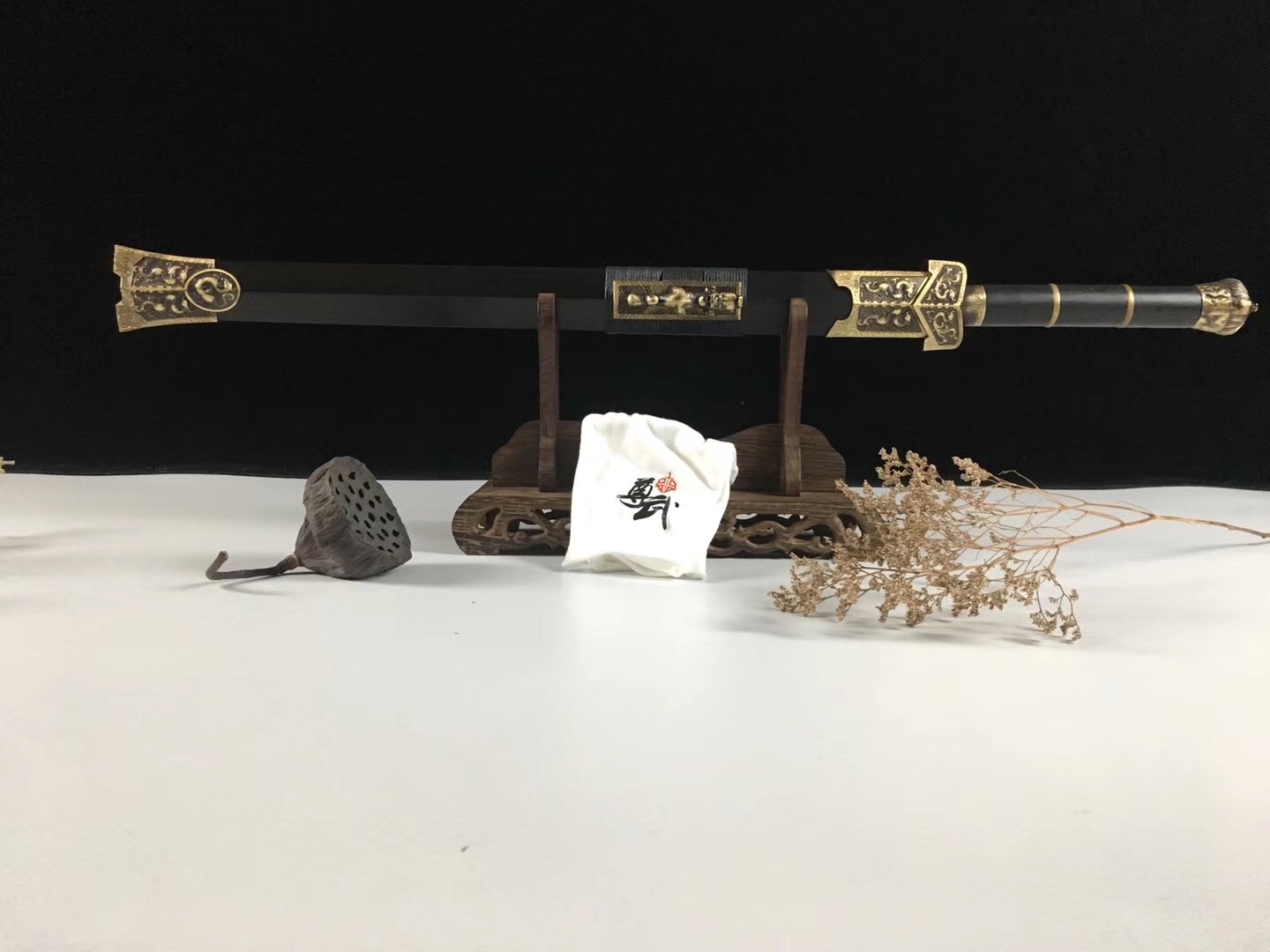 刀剑生锈了如何恢复光亮,刀剑生锈打磨教学