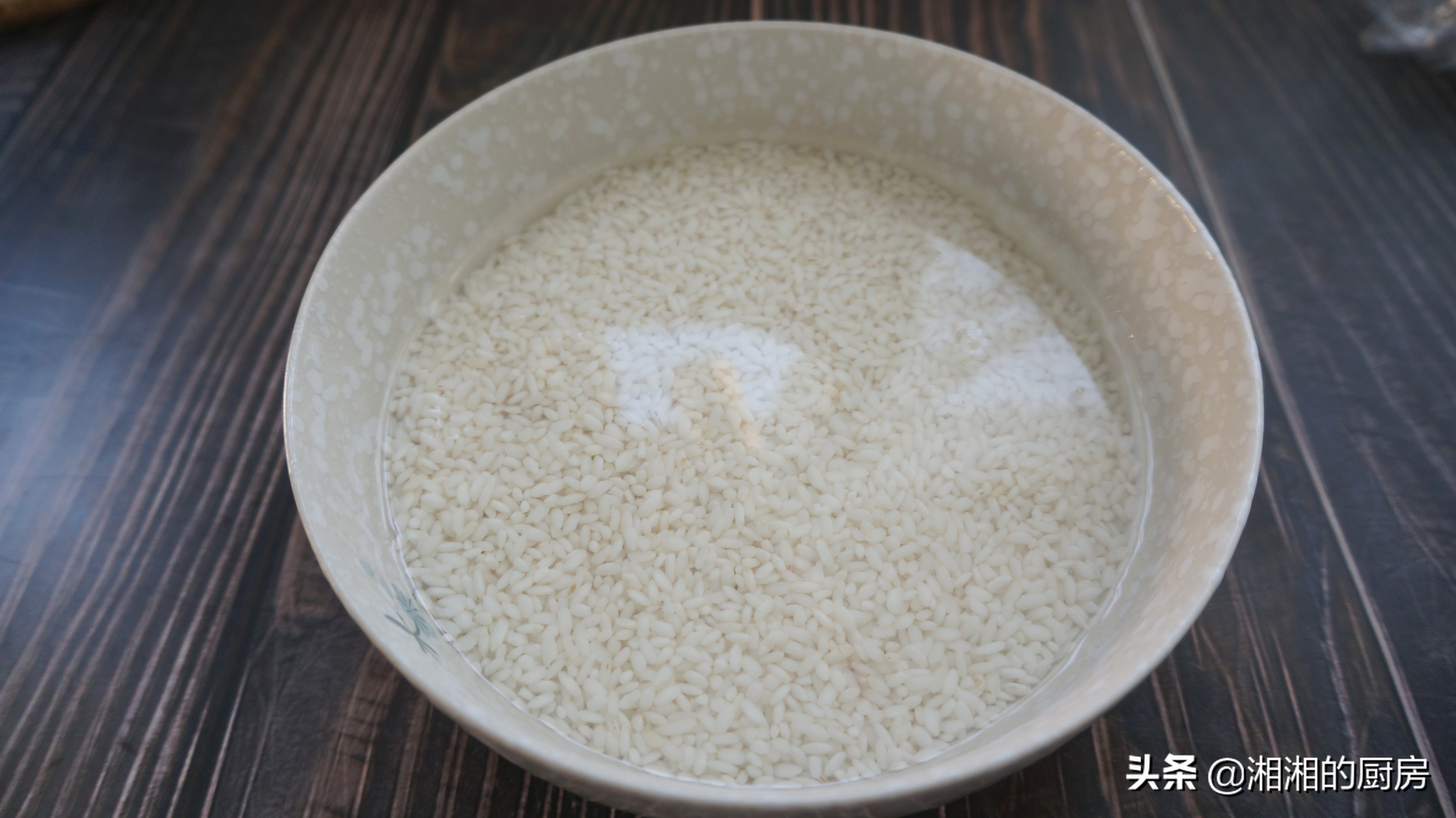 湖南手工米粉要不要泡,自做米粉不粘坨的方法