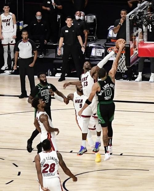 nba总决赛史上前10佳盖帽集锦,近5个赛季nba季后赛盖帽精彩瞬间