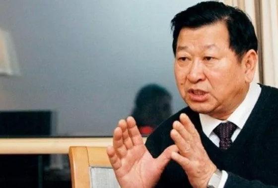 他56岁开始创业87岁投资雨伞,他66岁开始创业赚了1200亿