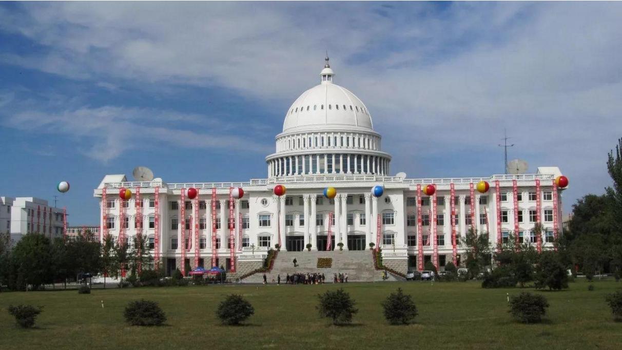 出来就是铁饭碗的八所专科学校,国内的四所好大学