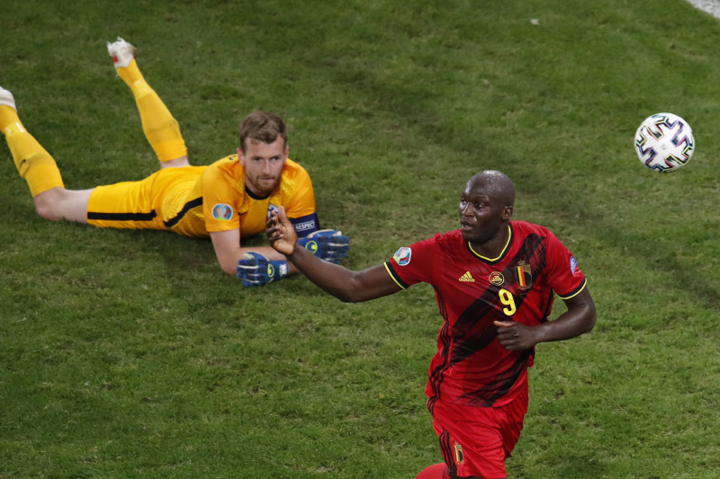 C罗vs卢卡库，欧洲杯8强战，比利时低调冲冠，葡萄牙危险