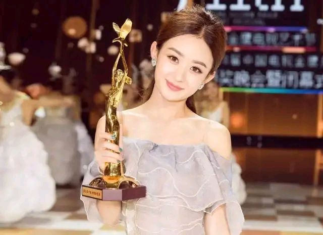 赵丽颖产后复出图片显老,赵丽颖照片显老