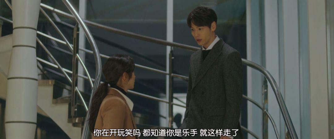 韩国女团两位成员,2个韩国女团练习生一前一后跳舞