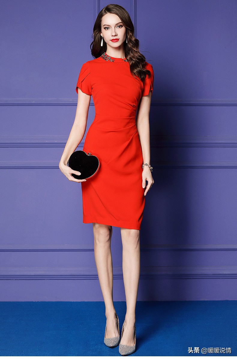 女人穿衣服的颜色,女生穿衣颜色代表她是什么性格