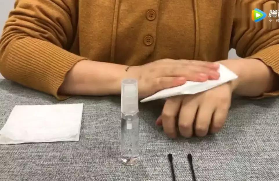 素颜霜和贵妇霜哪个更好,测评克丽缇娜洁肤霜