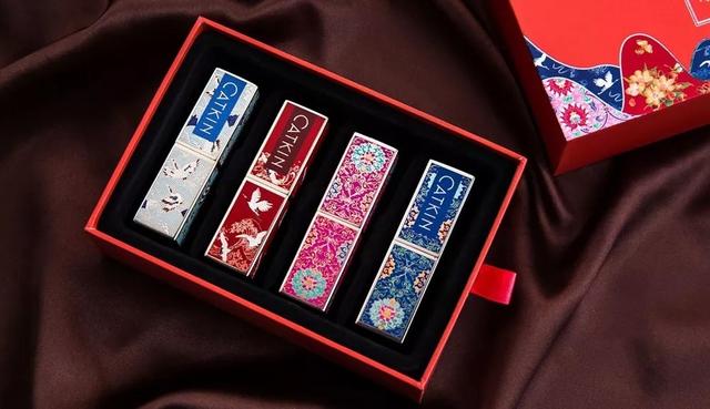 圣诞节你要和谁在一起过,圣诞节怎么给男朋友惊喜异地