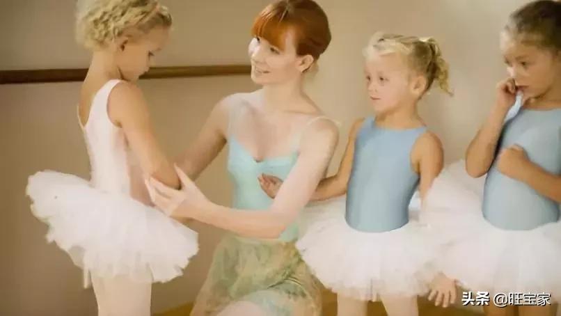 林允儿脸型,林允儿的o型腿