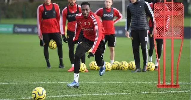 登贝莱再次受伤,登贝莱一出场就受伤