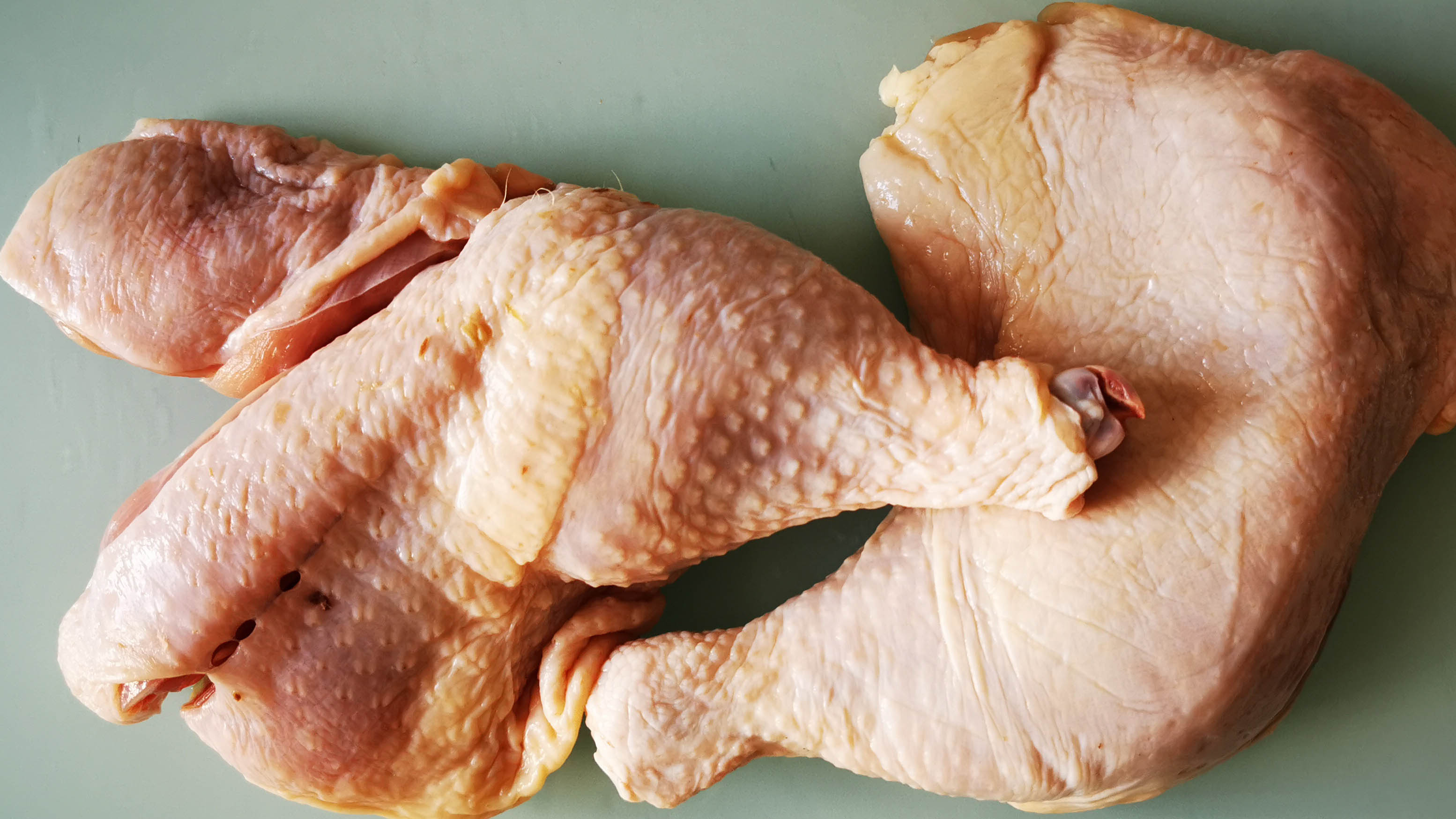 肉食鸡整只怎么做好吃,肉食鸡怎么做不柴