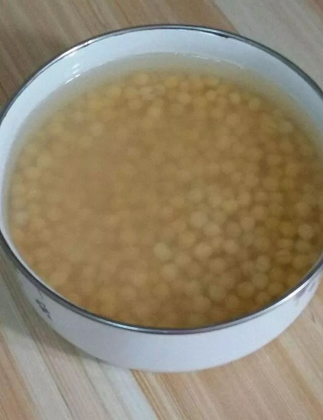 一个花盆里种三颗豆子能活吗,一个花盆种几棵毛豆