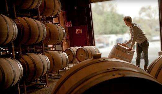 世界上赚钱最容易的人,世上最赚钱的人是谁