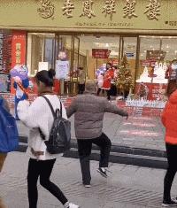 开心一刻gif搞笑动图,搞笑gif段子看起来能量满满