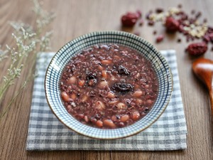 八宝粥的熬制方法最正宗的做法,怎么做出好喝的八宝粥