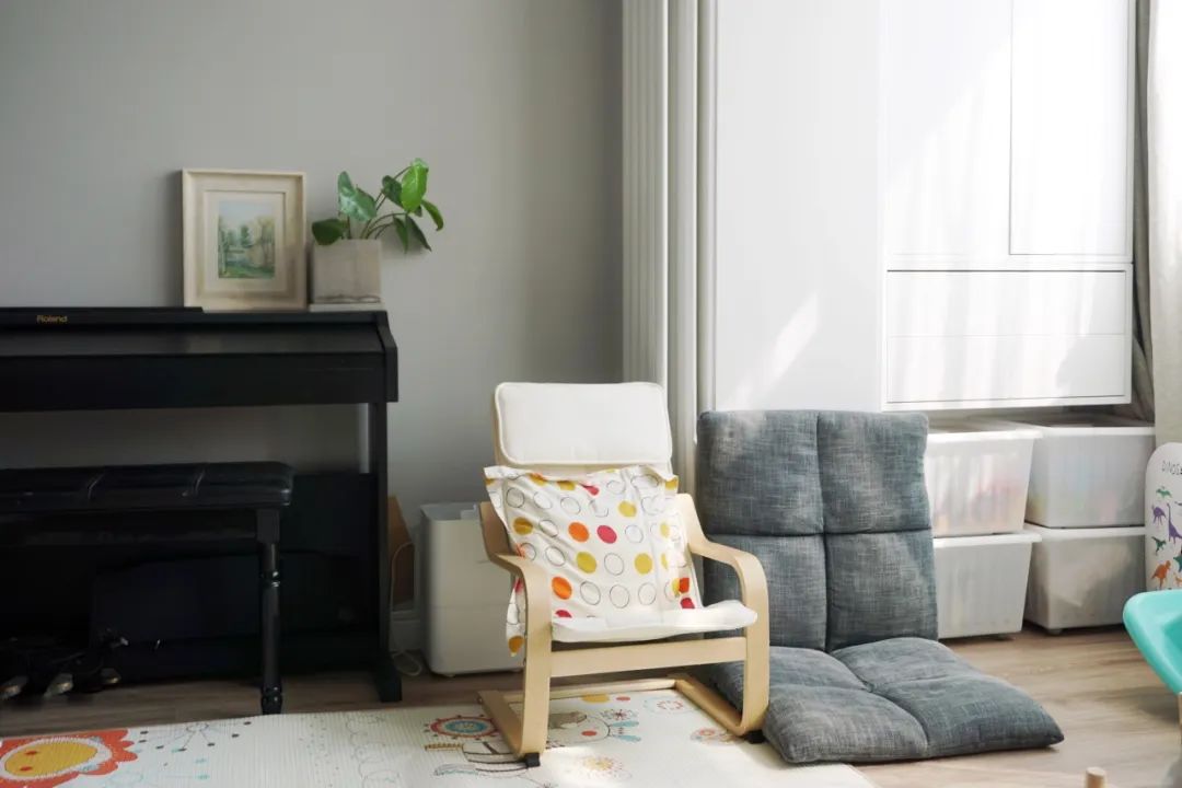 44㎡住三代人，采光差、厨房小都被解决，她家的空间榨干术太绝