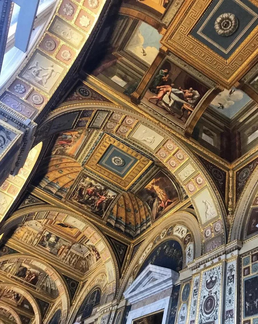 越夜越美丽粤语,越夜越美丽上一句