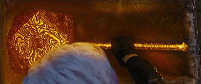 人家的神仙奶大弟弟凶，他电影里的神都蔫儿吧唧很接地气