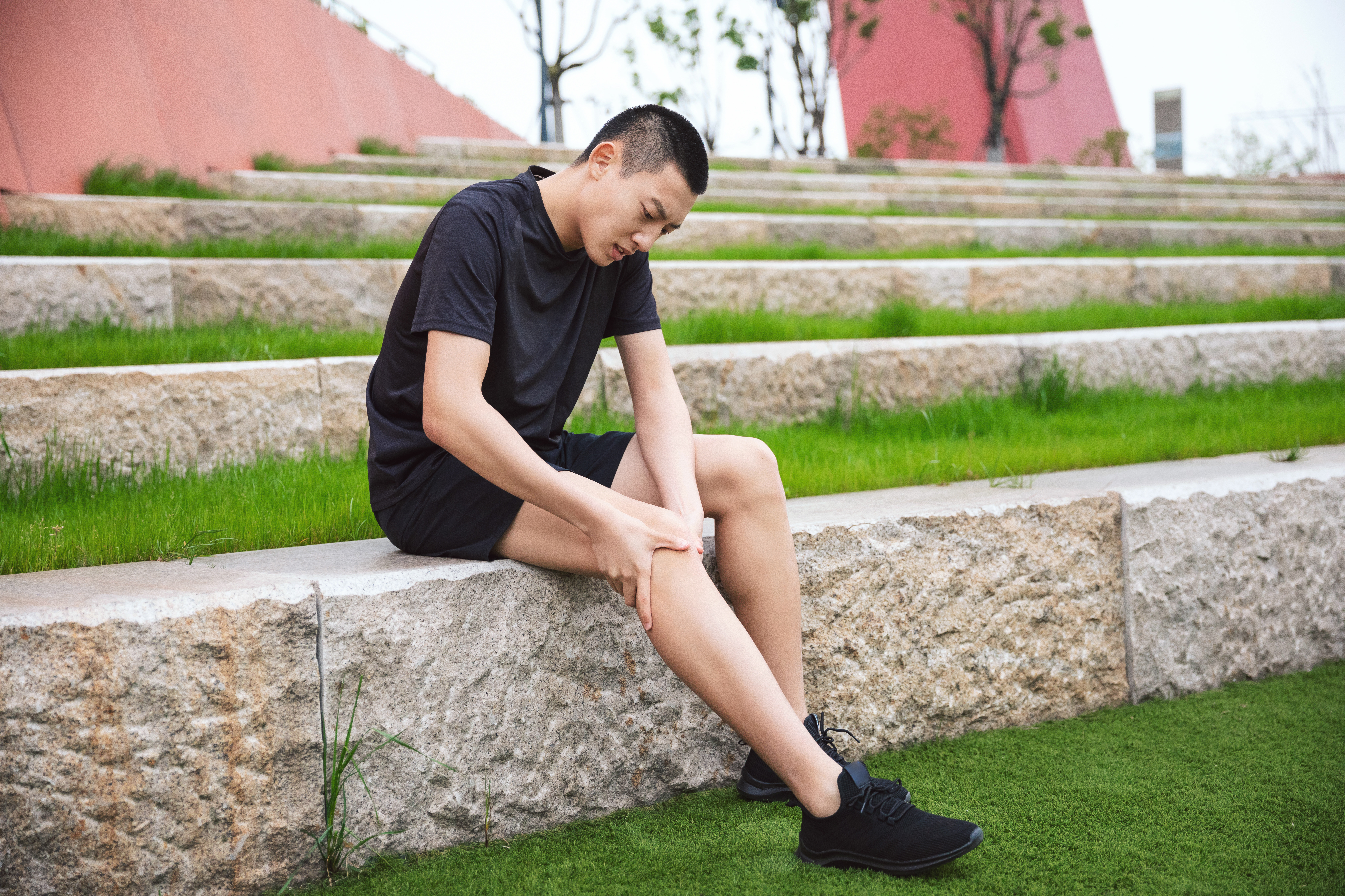 膝盖关节痛怎么保护和保养,膝盖痛自愈方法怎样锻炼